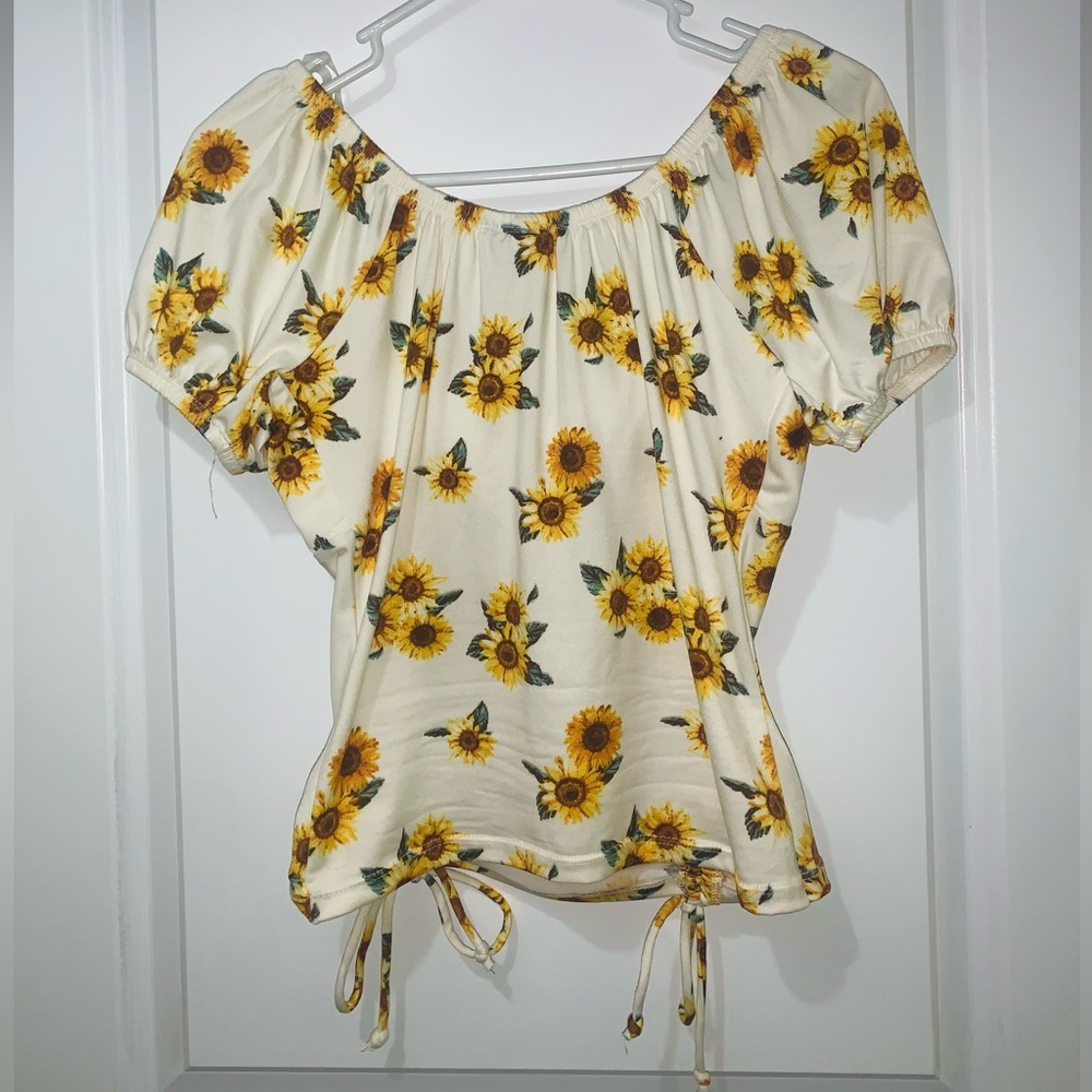 S Sunflower, Ruched, Summer Tee - Picture 2 of 3